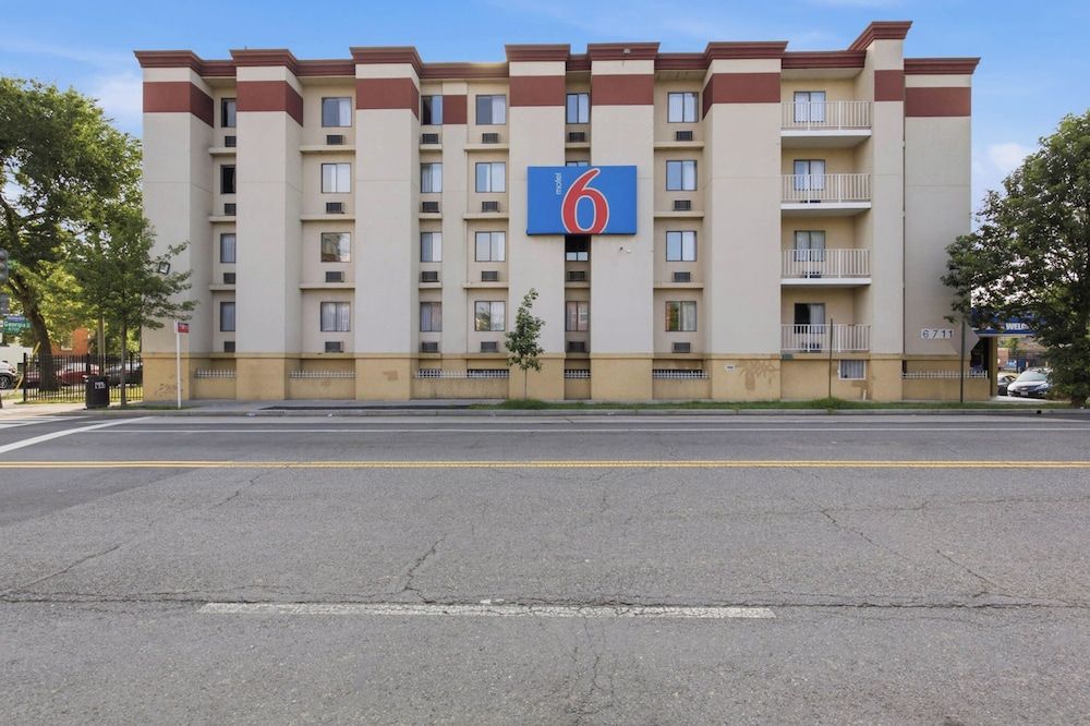 Motel 6 Washington, DC 1