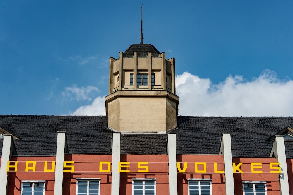 Haus des Volkes - Das Bauhaushotel 1