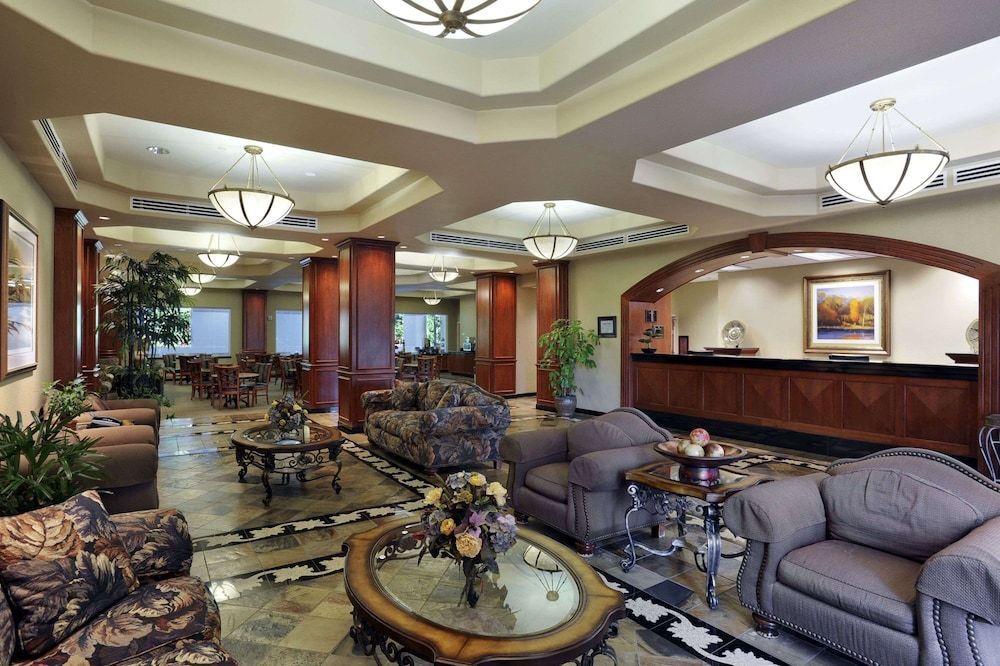 Ramada by Wyndham Olympia 2