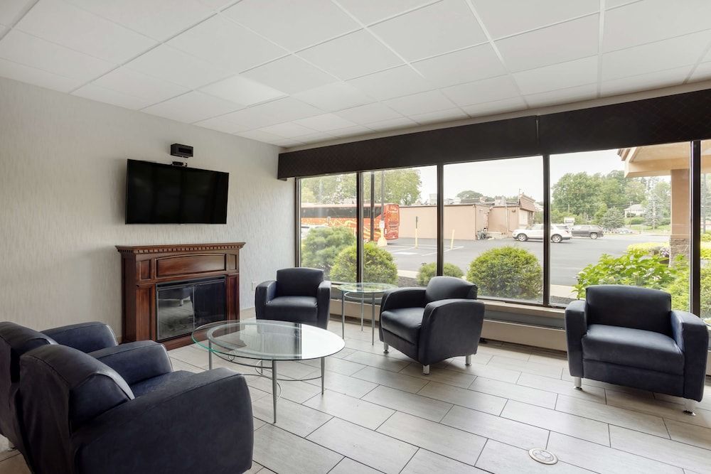 Best Western Plus Reading Inn & Suites 2