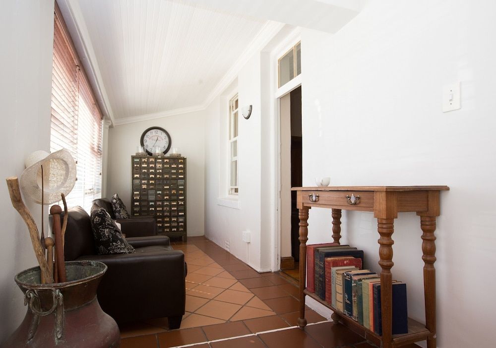Loddey's Guesthouse by Beach Collection Winelands 2