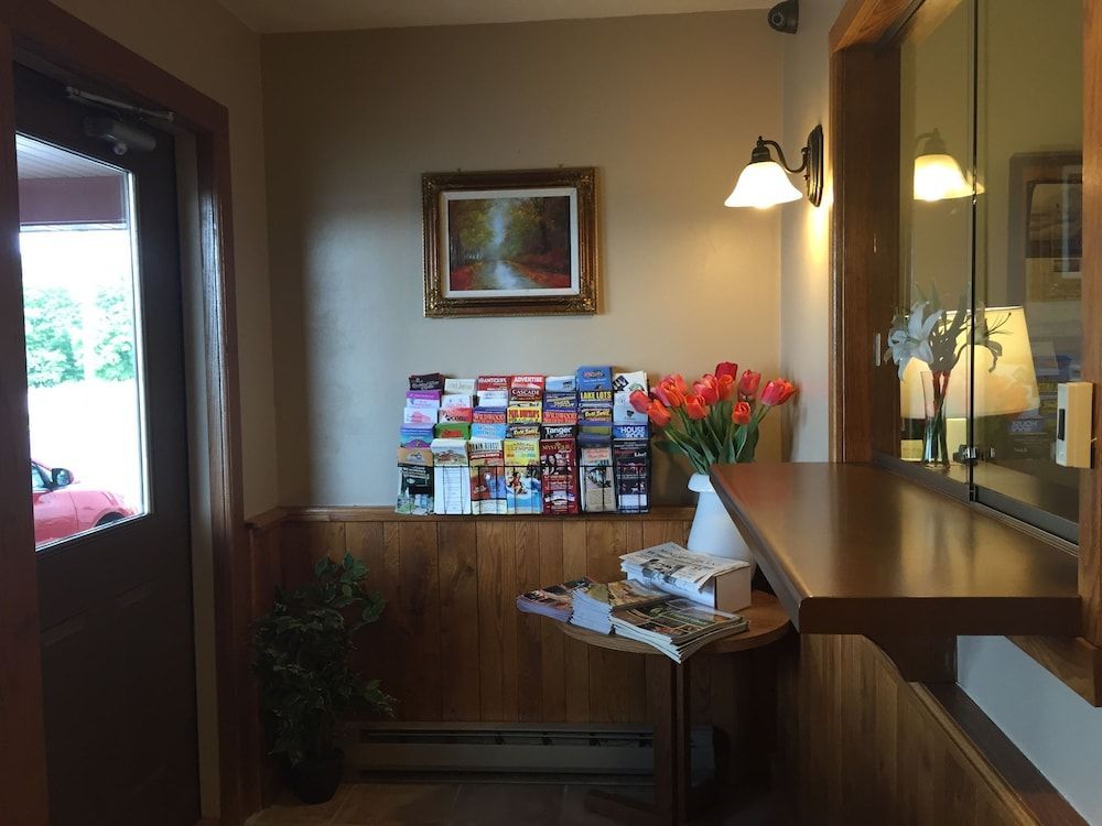 The Travelers Inn 2