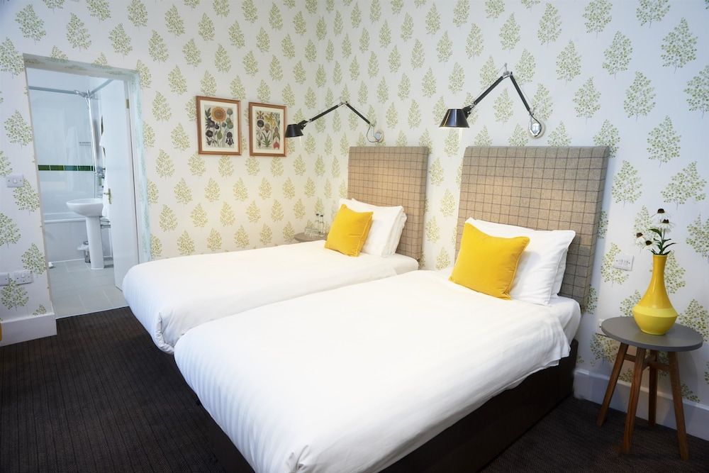Embankment Hotel 2