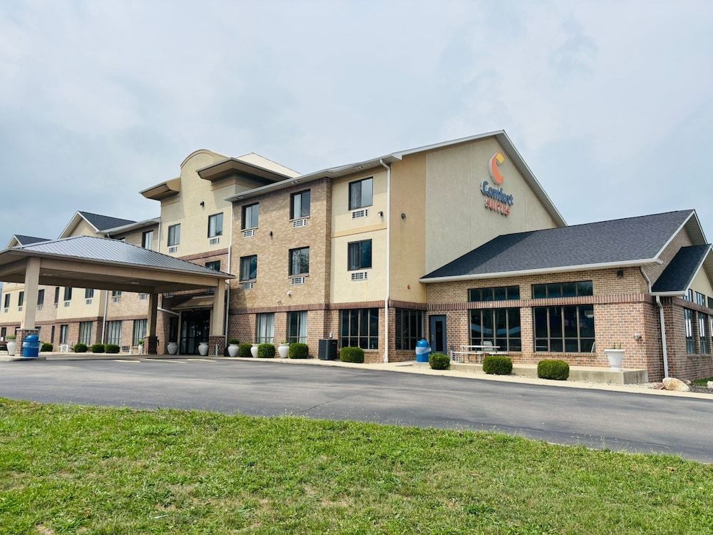 Comfort Suites Plymouth near US-30 1