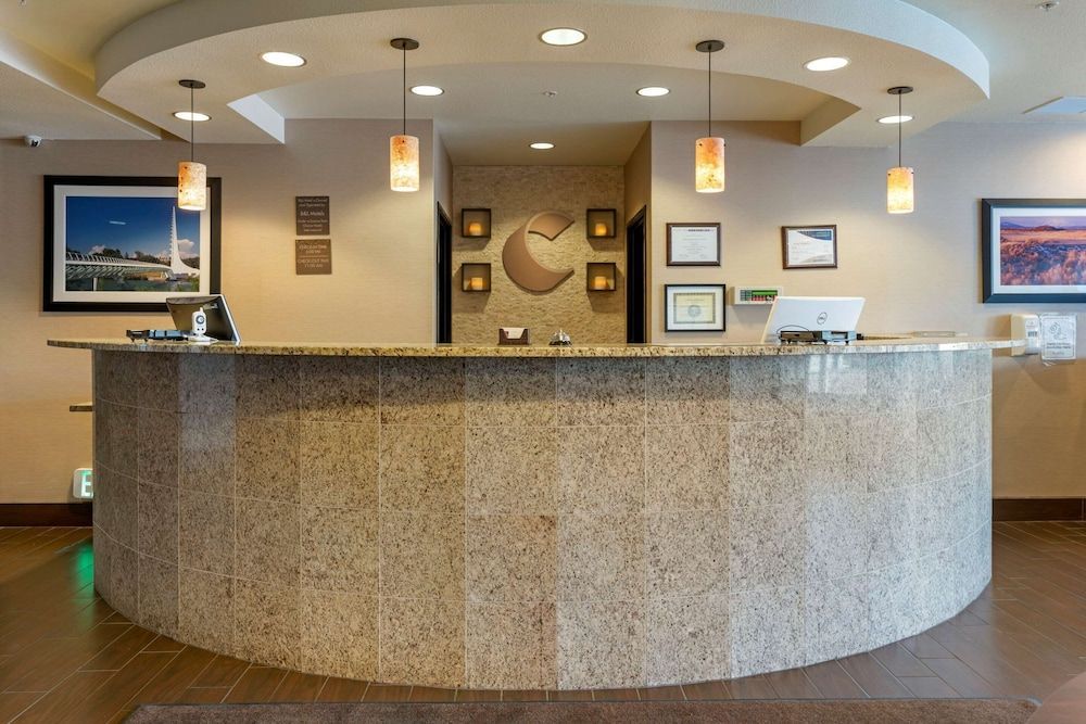 Comfort Suites Redding - Shasta Lake 2