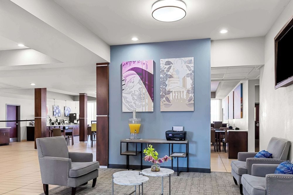 Best Western St. Louis Airport North Hotel & Suites 2