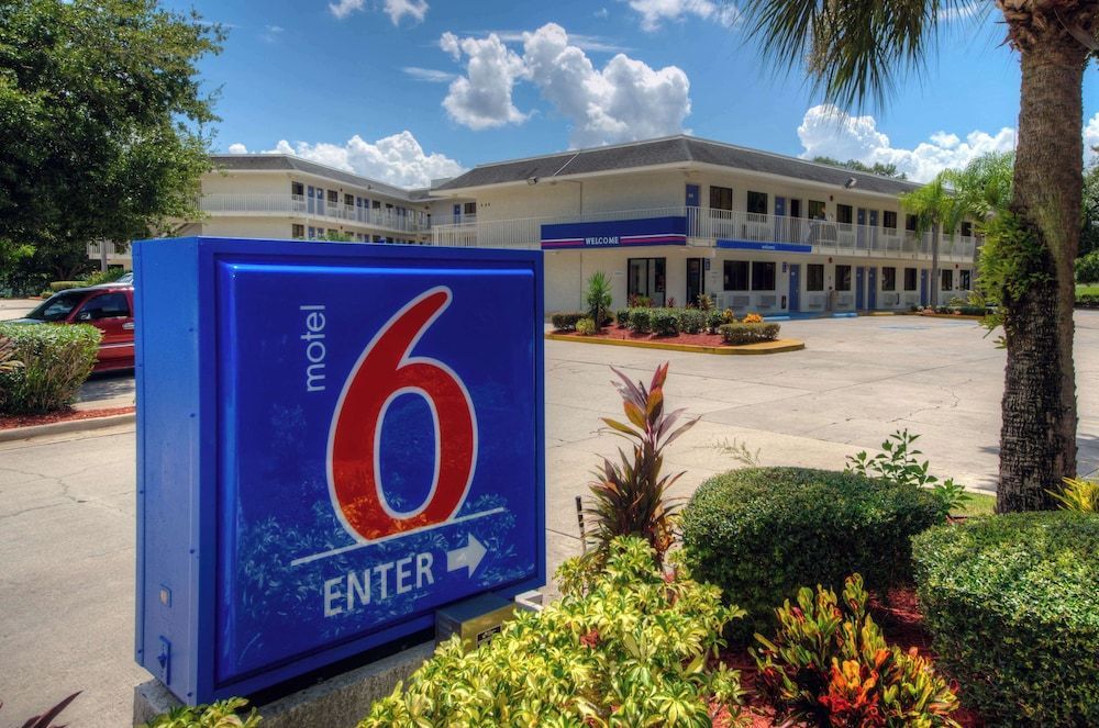 Motel 6 Bradenton, FL 1