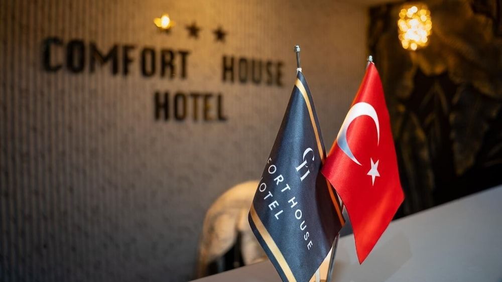 COMFORT HOUSE HOTEL 2