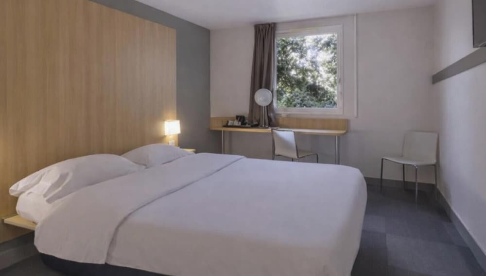 B&B HOTEL La Rochelle Centre 1