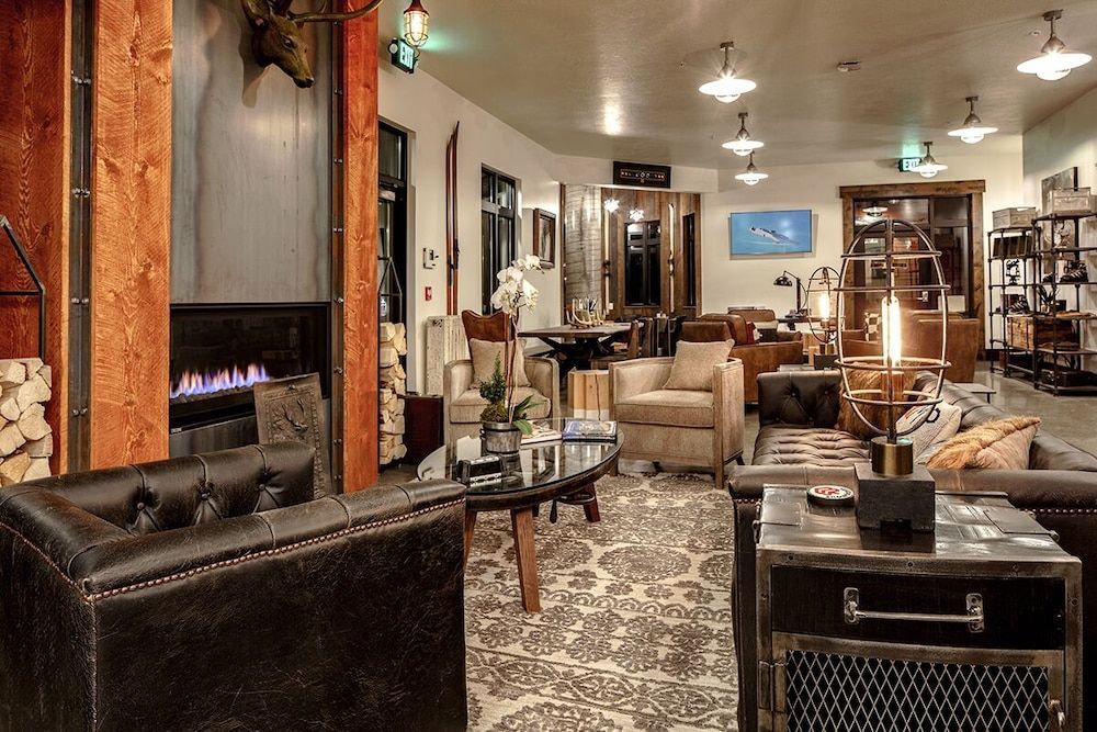 Compass Rose Lodge 2
