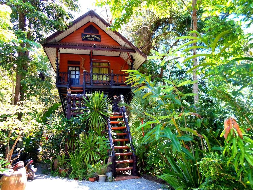 Khao Sok Tree House Resort 1