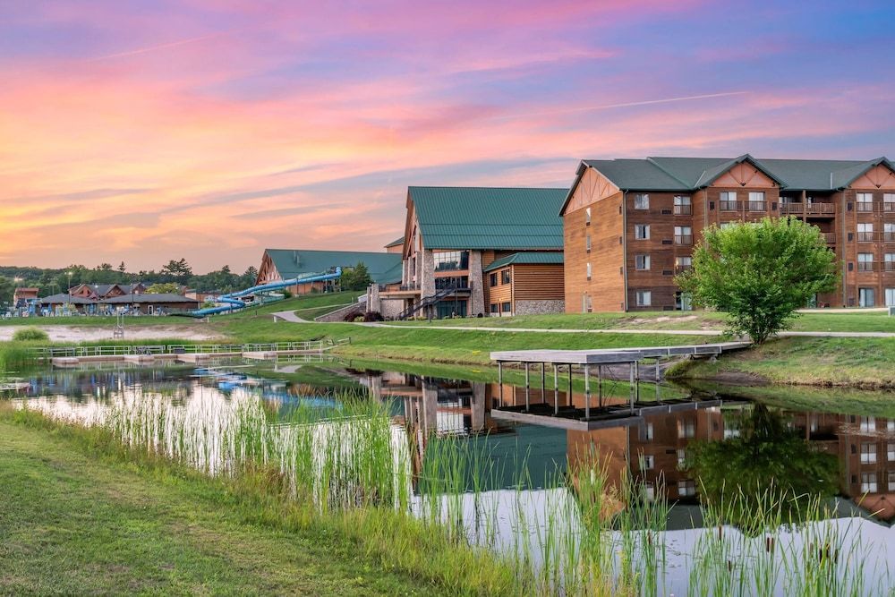 Three Bears Waterpark Resort Near Tomah, an Ascend Collection Hotel 1