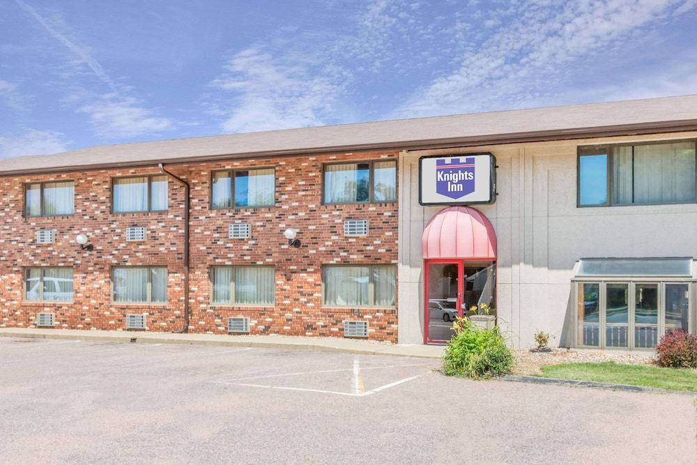 Knights Inn South Sioux City 1