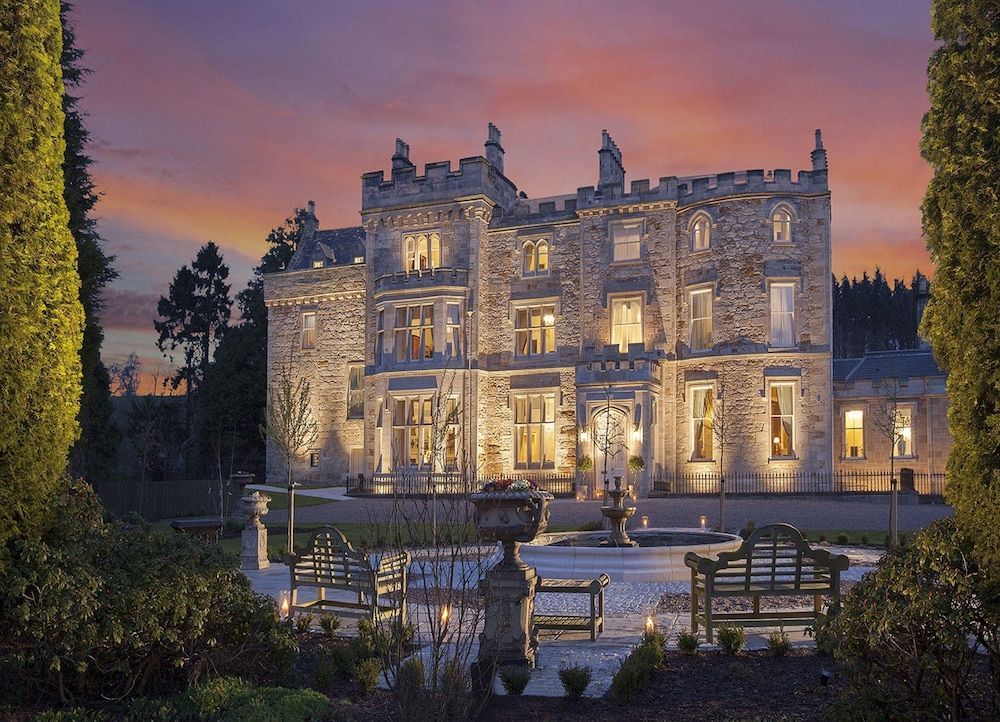 Crossbasket Castle, Hotel & Restaurant 1