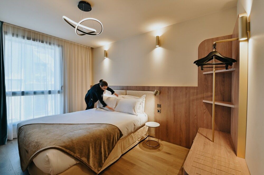 Keystone Hotel & Spa Lyon - Handwritten Collection 1