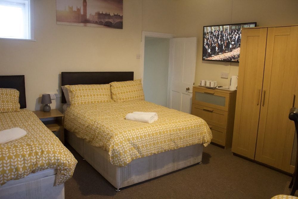 Elm Tree Guest House 1