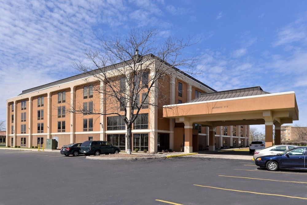 Quality Inn & Suites Matteson near I-57 1