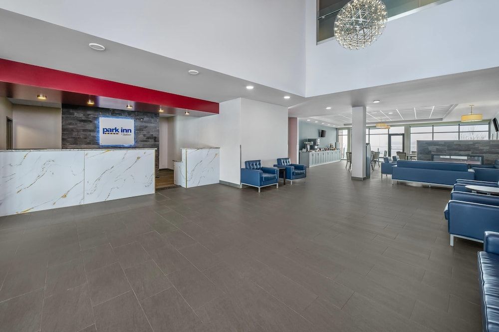 Park Inn by Radisson Edmonton Airport 2