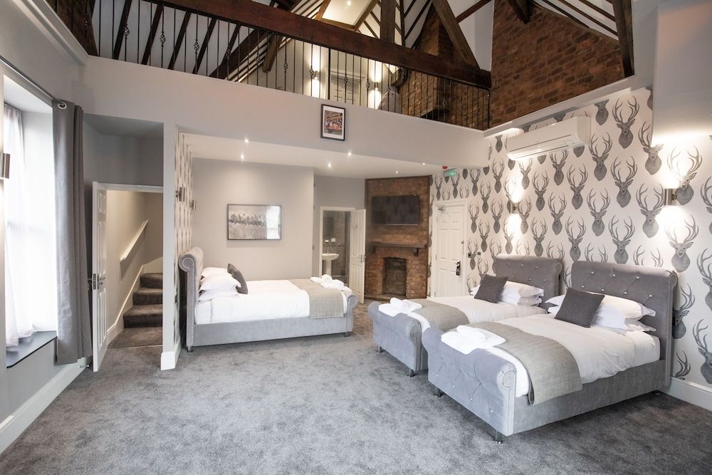 The Glebe Hotel 1