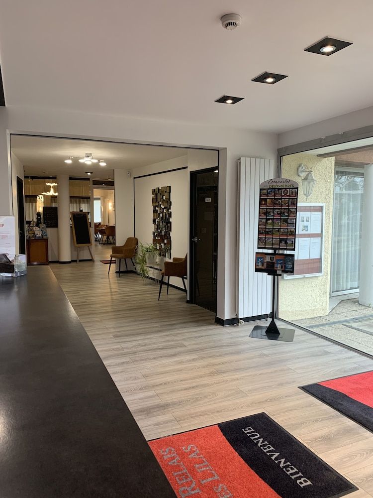 Hôtel Au Relais des Lilas 2