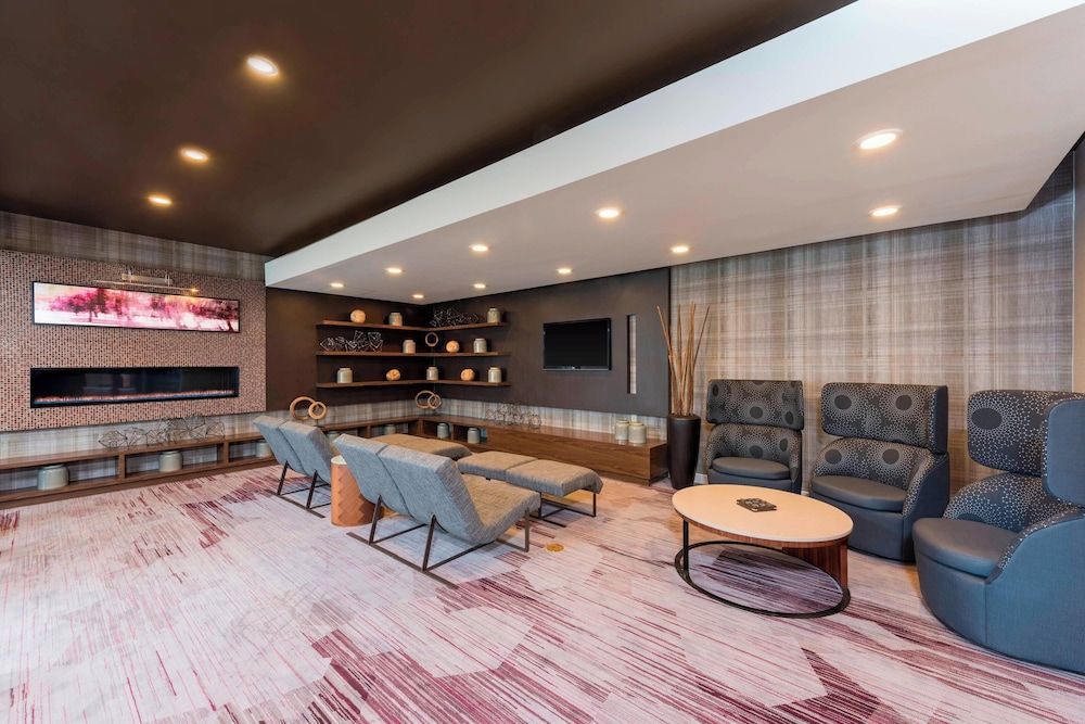 Courtyard by Marriott Louisville Downtown 2