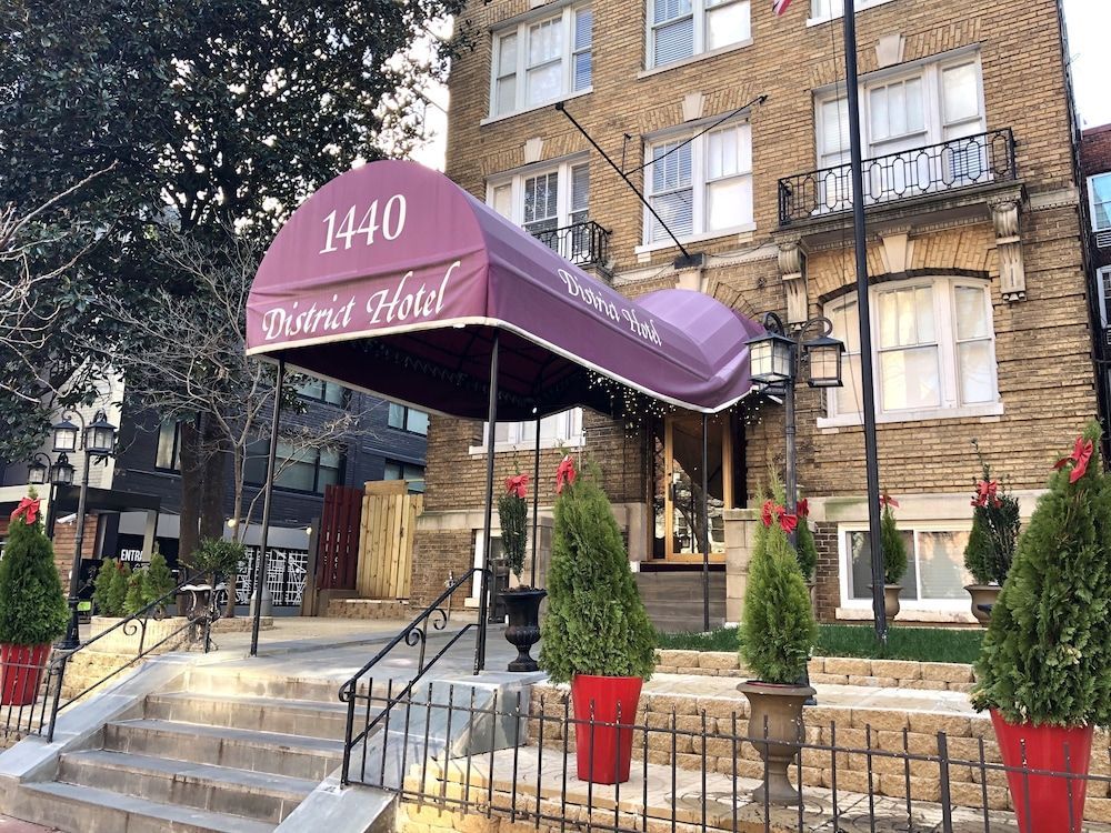 District Hotel 1