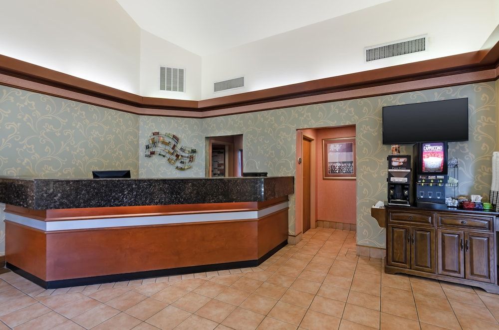 BEST WESTERN PLUS Inn at Valley View 2