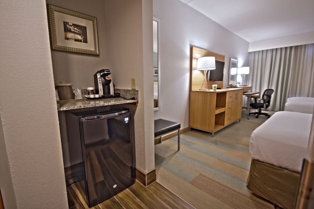 Holiday Inn MANAHAWKIN/LONG BEACH ISLAND by IHG 2