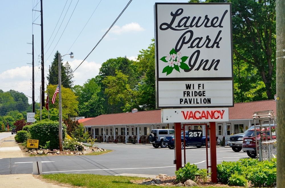 Laurel Park Inn 1