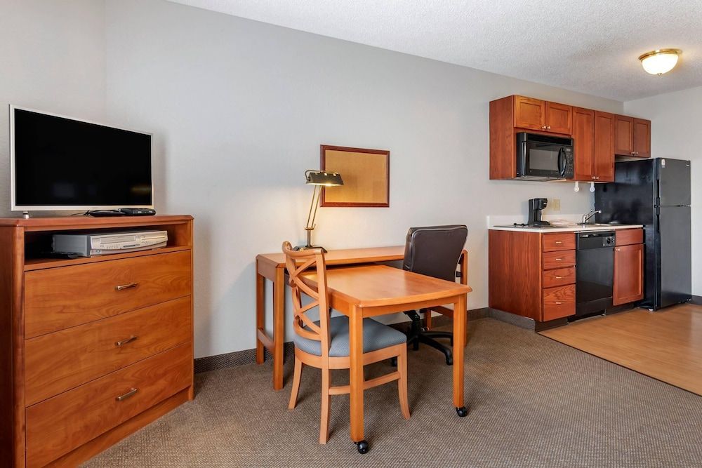 MainStay Suites Emporia 1