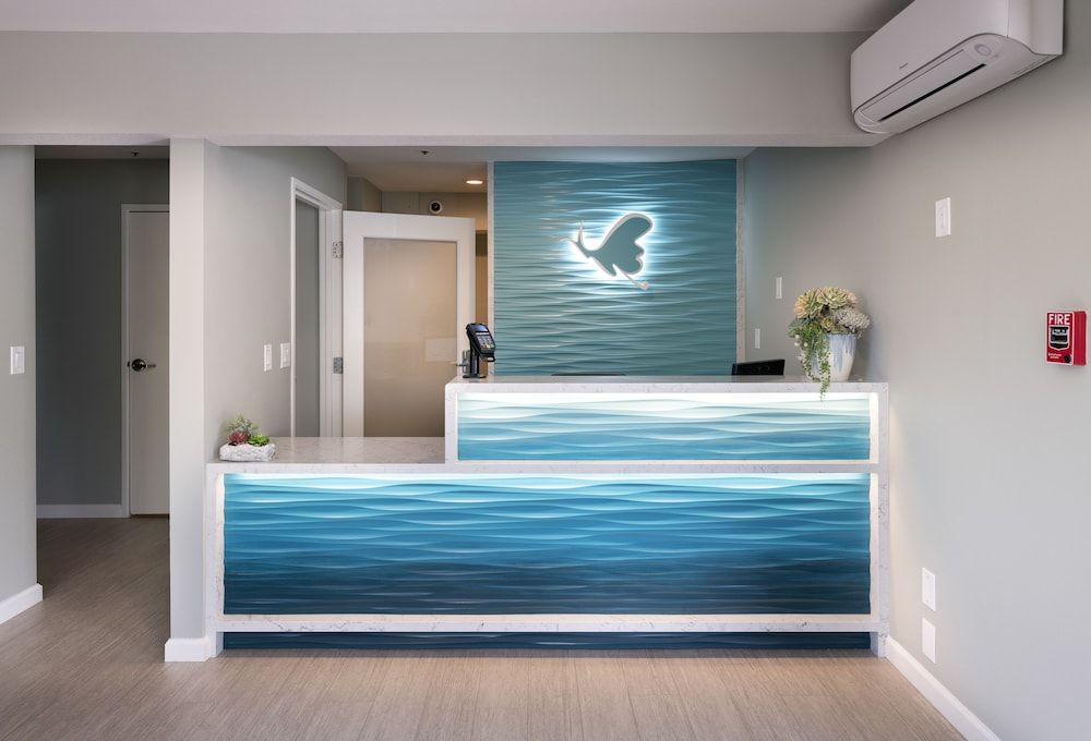Mariposa Inn and Suites 2
