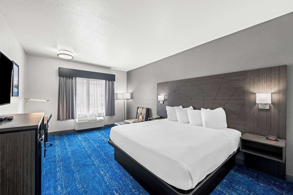 Best Western Palace Inn & Suites 1