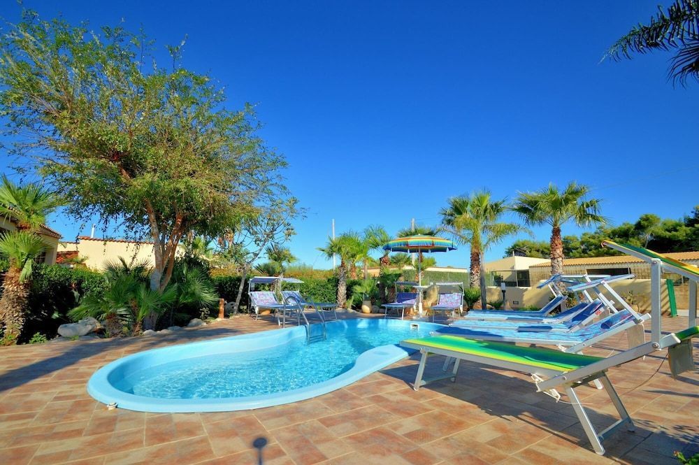 Villa Minoa con piscina 1