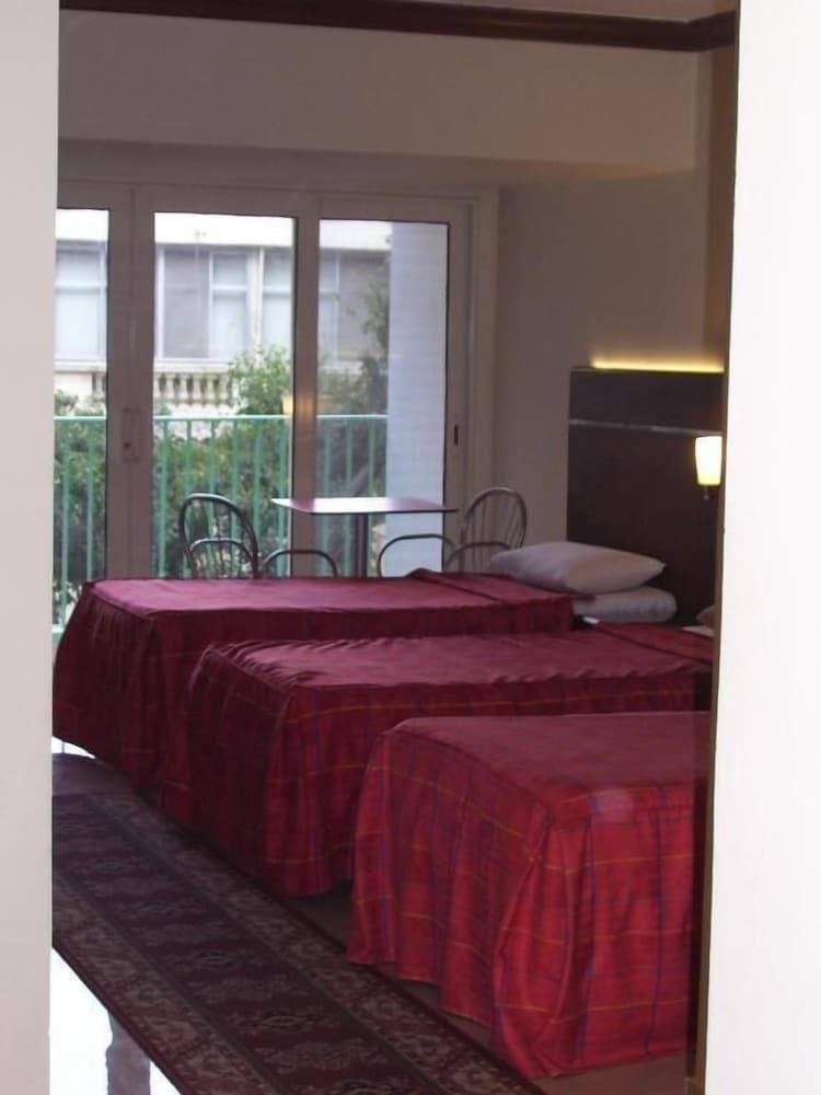 Pharaohs Hotel 1