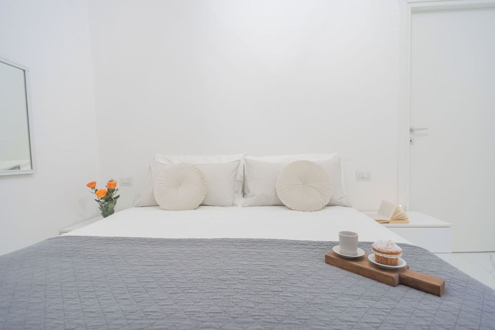 Luce Apartment by Rent All Como 2