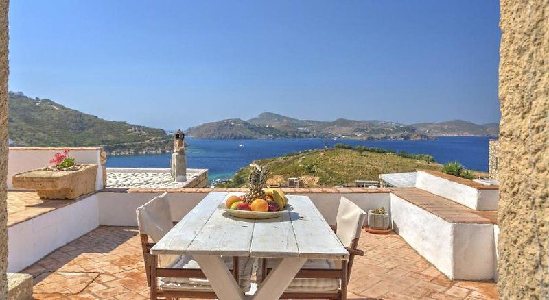 Eirini Luxury Hotel Villas 2