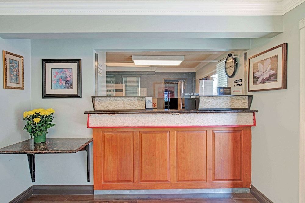 Super 8 by Wyndham Sacramento/Florin Rd 2