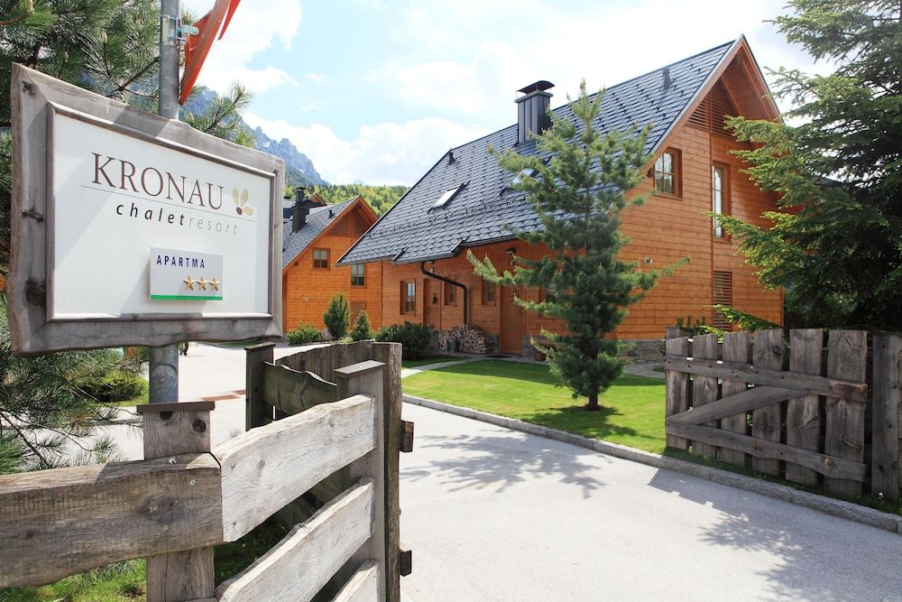 Kronau Chalet Resort 1