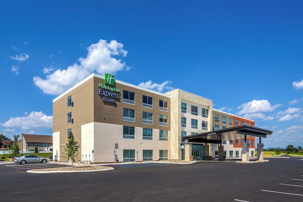 Holiday Inn Express & Suite Milroy - Reedsville By IHG 1