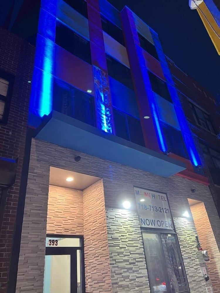 Moon Hotel Brooklyn 1