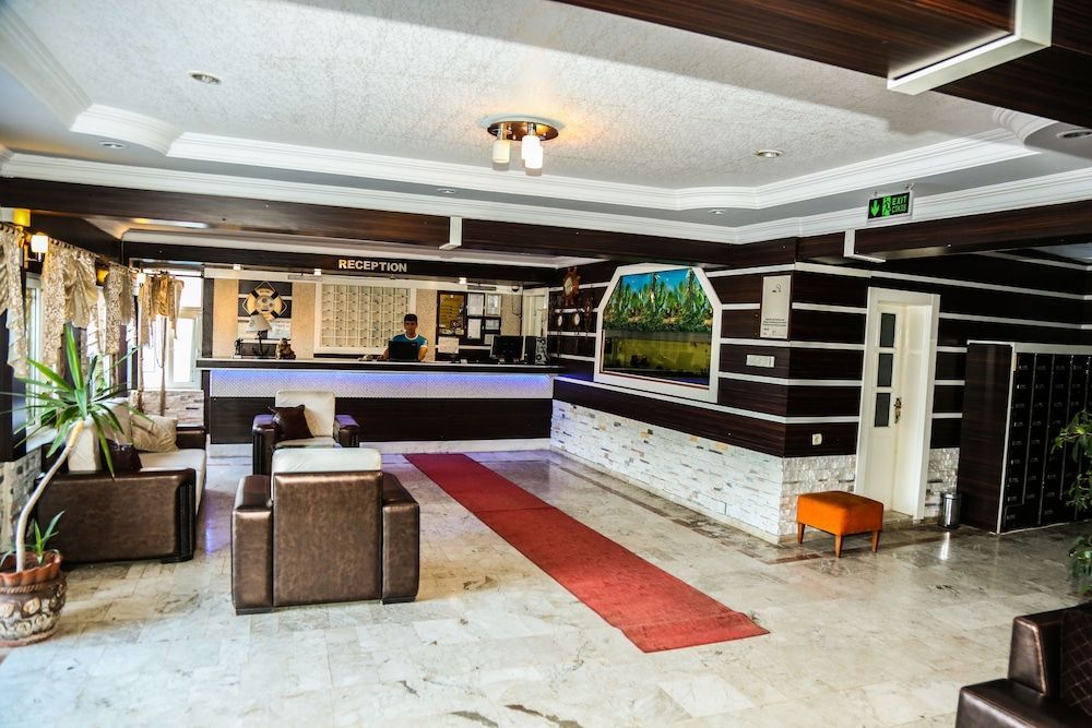 More Hotel 2