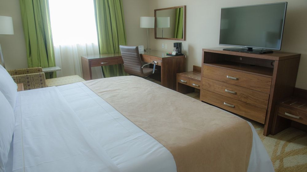Holiday Inn Express & Suites CELAYA by IHG 1