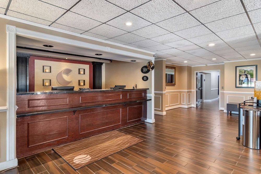 Comfort Inn & Suites Athens North 2