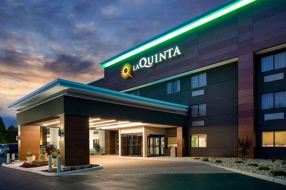La Quinta Inn by Wyndham Roanoke Salem 1