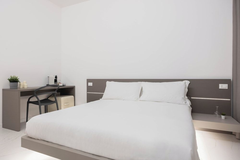 Excelsior Station Suite 1