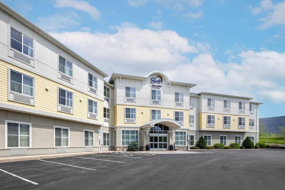Sleep Inn & Suites Altoona North 1