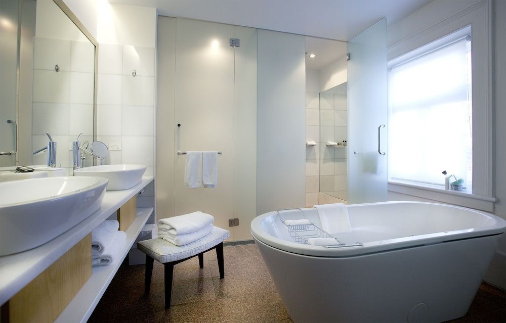 Islington Hotel 2