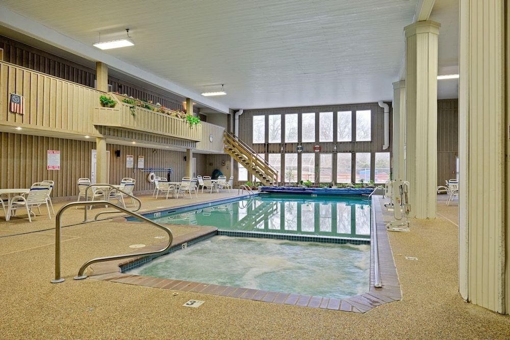 Sandwich Lodge & Resort 1