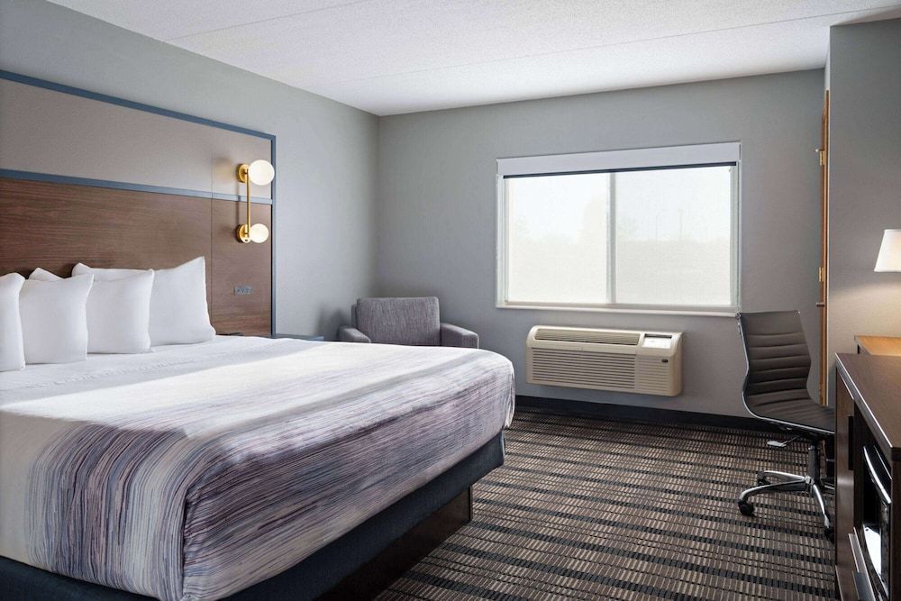 AmericInn by Wyndham Beaver Dam 1