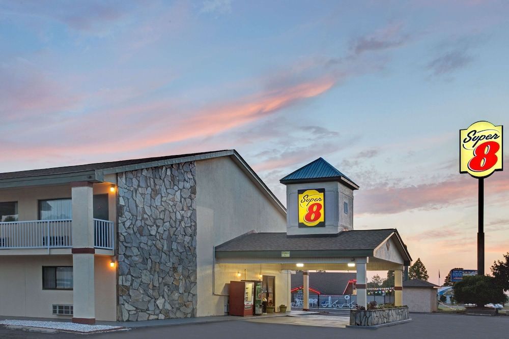 Super 8 by Wyndham Shelby 1